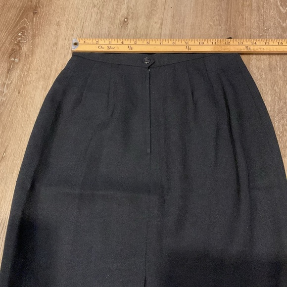Pencil Skirt - Zip Up Back Navy Blue - 100% Polyester - Ladies Size 4P - Picture 5 of 8